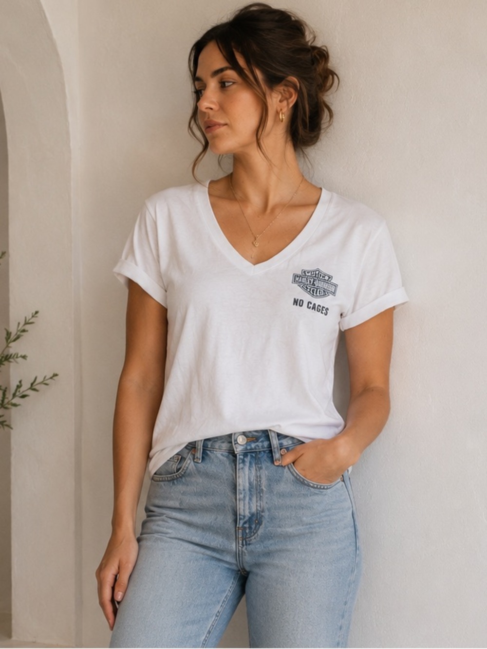 Women's Harley-Davidson White V-Neck Graphic Tee
Estimated Size M-L Boston